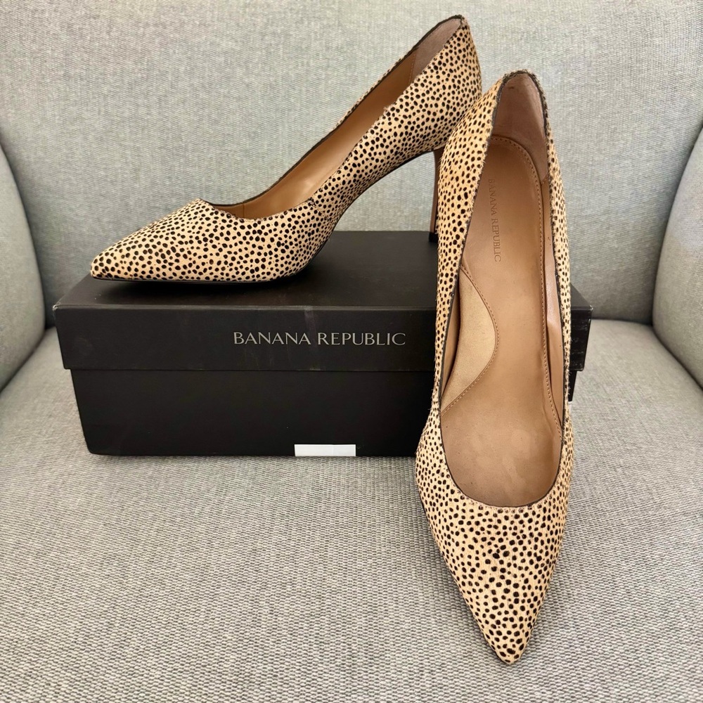 NWT NIB Banana Republic Madison 12 Hr Camel Tan Black Spotted Pointed-Toe Pumps